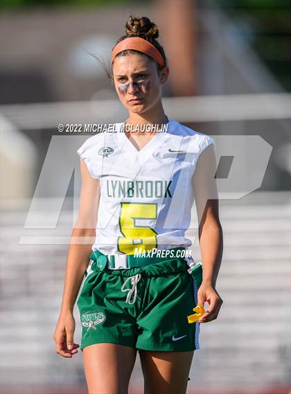 Thumbnail 2 in Lynbrook vs Bellmore-Merrick (Section VIII Nassau County Final) photogallery.