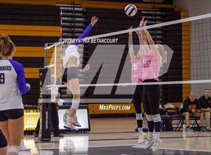 Thumbnail 3 in Douglas County vs Lakewood photogallery.
