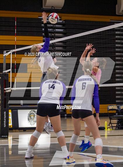 Thumbnail 3 in Douglas County vs Lakewood photogallery.