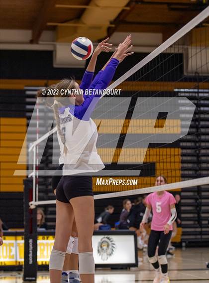 Thumbnail 3 in Douglas County vs Lakewood photogallery.