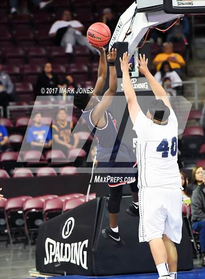 Thumbnail 1 in NFL Yet Academy vs. The Gregory School (AIA 1A Final) photogallery.