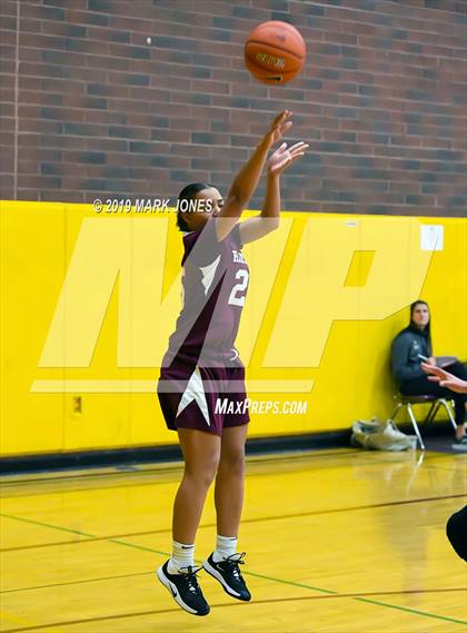 Thumbnail 2 in Hamilton vs. Eastside Catholic (Nike Tournament of Champions)  photogallery.