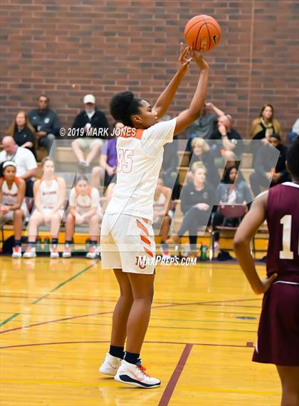 Thumbnail 2 in Hamilton vs. Eastside Catholic (Nike Tournament of Champions)  photogallery.
