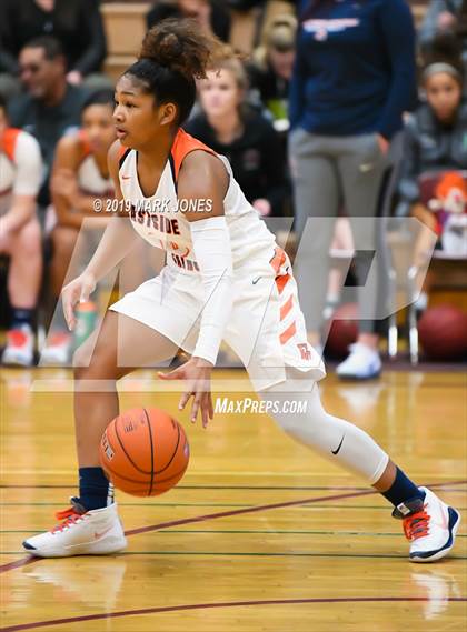 Thumbnail 2 in Hamilton vs. Eastside Catholic (Nike Tournament of Champions)  photogallery.