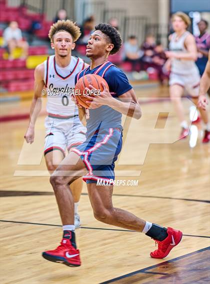 Thumbnail 3 in Lake Travis vs. Atascocita (McDonald's Texas Invitational) photogallery.