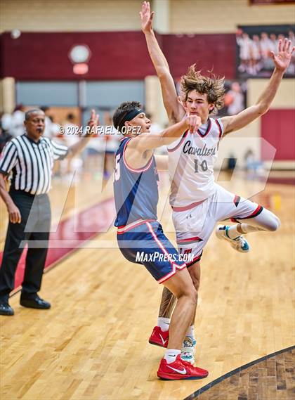 Thumbnail 1 in Lake Travis vs. Atascocita (McDonald's Texas Invitational) photogallery.