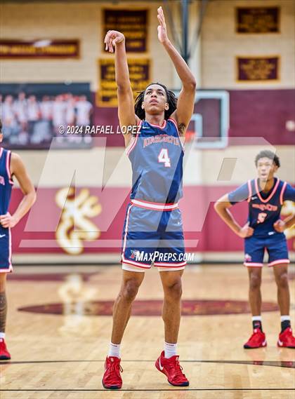 Thumbnail 3 in Lake Travis vs. Atascocita (McDonald's Texas Invitational) photogallery.