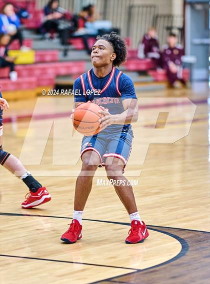 Thumbnail 2 in Lake Travis vs. Atascocita (McDonald's Texas Invitational) photogallery.