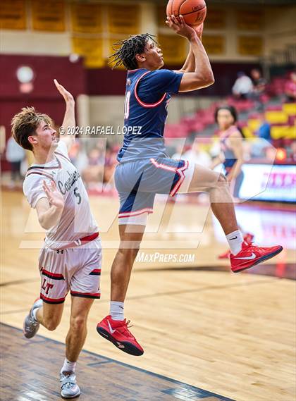 Thumbnail 3 in Lake Travis vs. Atascocita (McDonald's Texas Invitational) photogallery.