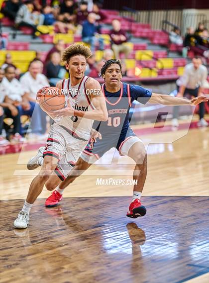 Thumbnail 1 in Lake Travis vs. Atascocita (McDonald's Texas Invitational) photogallery.