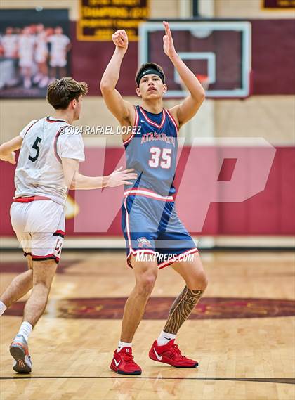 Thumbnail 2 in Lake Travis vs. Atascocita (McDonald's Texas Invitational) photogallery.