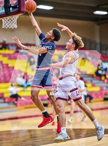 Thumbnail 2 in Lake Travis vs. Atascocita (McDonald's Texas Invitational) photogallery.