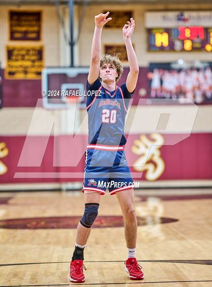 Thumbnail 3 in Lake Travis vs. Atascocita (McDonald's Texas Invitational) photogallery.
