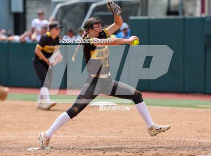 Thumbnail 3 in Slocum @ Jonesboro (UIL 1A Softball Semifinal) photogallery.