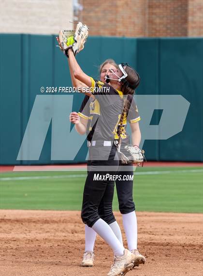 Thumbnail 2 in Slocum @ Jonesboro (UIL 1A Softball Semifinal) photogallery.