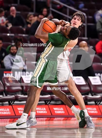 Thumbnail 3 in Mater Dei vs. St. Vincent-St. Mary (The Chosen One's Invitational) photogallery.