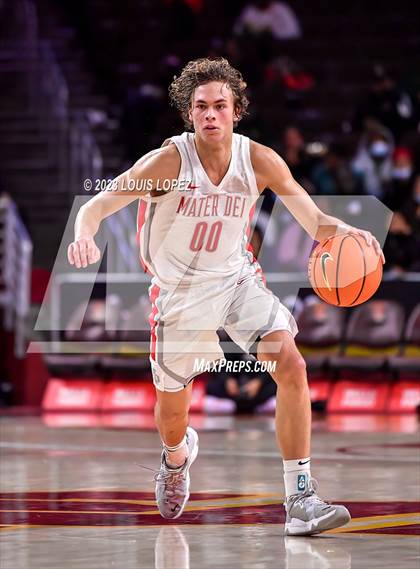 Thumbnail 2 in Mater Dei vs. St. Vincent-St. Mary (The Chosen One's Invitational) photogallery.