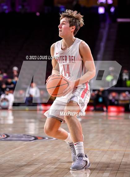 Thumbnail 2 in Mater Dei vs. St. Vincent-St. Mary (The Chosen One's Invitational) photogallery.