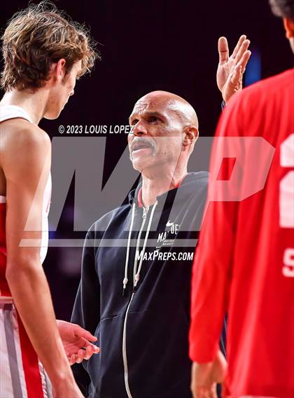 Thumbnail 3 in Mater Dei vs. St. Vincent-St. Mary (The Chosen One's Invitational) photogallery.