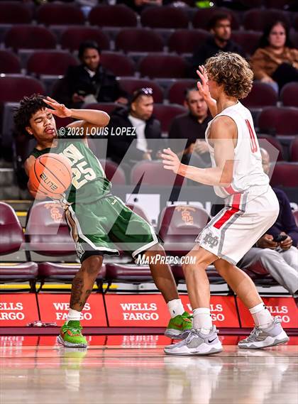 Thumbnail 1 in Mater Dei vs. St. Vincent-St. Mary (The Chosen One's Invitational) photogallery.