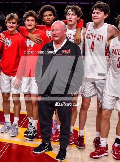 Thumbnail 3 in Mater Dei vs. St. Vincent-St. Mary (The Chosen One's Invitational) photogallery.