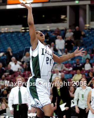 Thumbnail 3 in Windward vs. Sacred Heart Cathedral (CIF State D4 Final) photogallery.