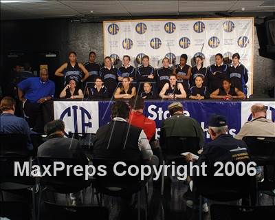 Thumbnail 2 in Windward vs. Sacred Heart Cathedral (CIF State D4 Final) photogallery.