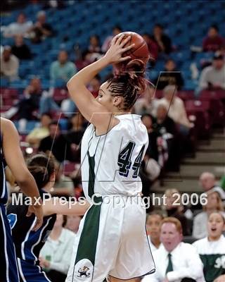 Thumbnail 1 in Windward vs. Sacred Heart Cathedral (CIF State D4 Final) photogallery.