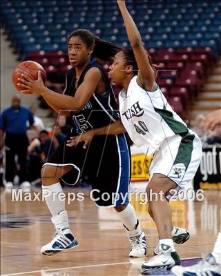 Thumbnail 2 in Windward vs. Sacred Heart Cathedral (CIF State D4 Final) photogallery.