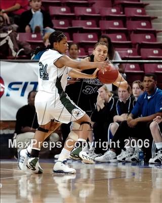 Thumbnail 2 in Windward vs. Sacred Heart Cathedral (CIF State D4 Final) photogallery.