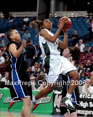 Thumbnail 2 in Windward vs. Sacred Heart Cathedral (CIF State D4 Final) photogallery.