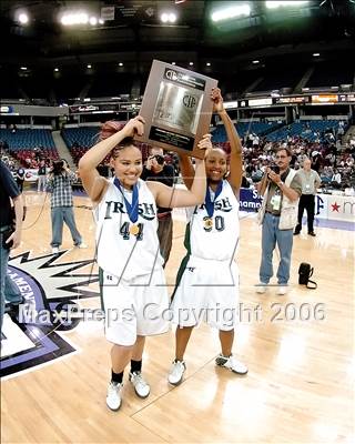 Thumbnail 3 in Windward vs. Sacred Heart Cathedral (CIF State D4 Final) photogallery.