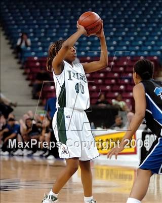 Thumbnail 1 in Windward vs. Sacred Heart Cathedral (CIF State D4 Final) photogallery.