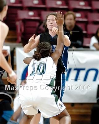 Thumbnail 1 in Windward vs. Sacred Heart Cathedral (CIF State D4 Final) photogallery.
