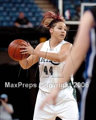 Thumbnail 2 in Windward vs. Sacred Heart Cathedral (CIF State D4 Final) photogallery.