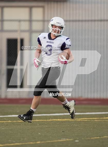 Thumbnail 1 in JV: Modoc @ University Prep photogallery.