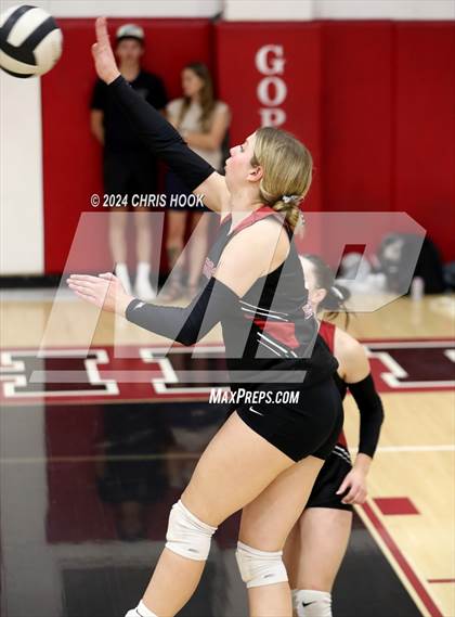 Thumbnail 3 in Marcos de Niza vs Mogollon (The Florence VB Invitational) photogallery.