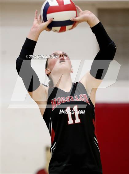 Thumbnail 2 in Marcos de Niza vs Mogollon (The Florence VB Invitational) photogallery.