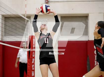 Thumbnail 2 in Marcos de Niza vs Mogollon (The Florence VB Invitational) photogallery.