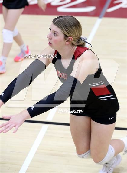 Thumbnail 2 in Marcos de Niza vs Mogollon (The Florence VB Invitational) photogallery.