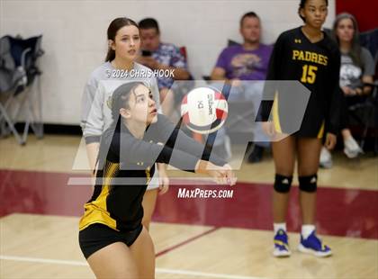 Thumbnail 2 in Marcos de Niza vs Mogollon (The Florence VB Invitational) photogallery.