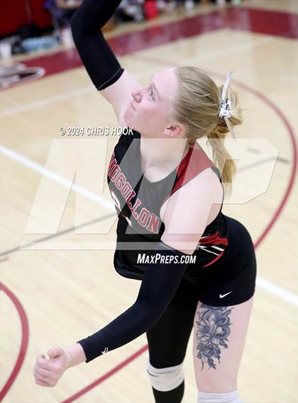 Thumbnail 2 in Marcos de Niza vs Mogollon (The Florence VB Invitational) photogallery.