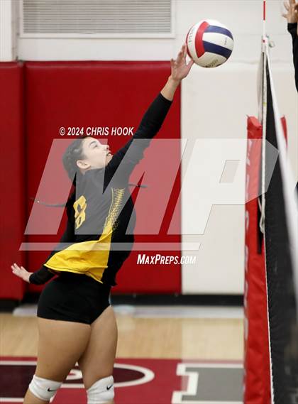 Thumbnail 2 in Marcos de Niza vs Mogollon (The Florence VB Invitational) photogallery.