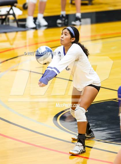 Thumbnail 1 in Blind Brook vs Burke Catholic (NYSPHSAA Class C Regional Semifinal) photogallery.