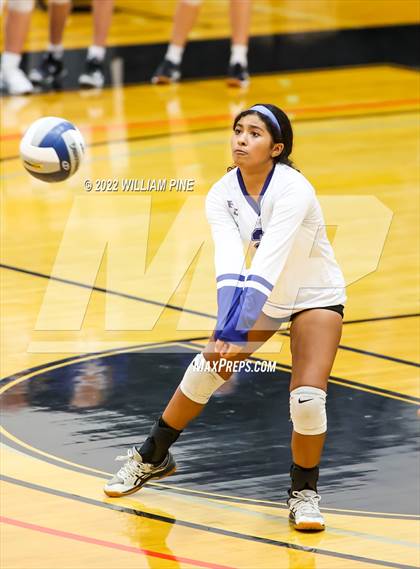 Thumbnail 3 in Blind Brook vs Burke Catholic (NYSPHSAA Class C Regional Semifinal) photogallery.