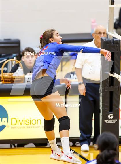 Thumbnail 2 in Blind Brook vs Burke Catholic (NYSPHSAA Class C Regional Semifinal) photogallery.