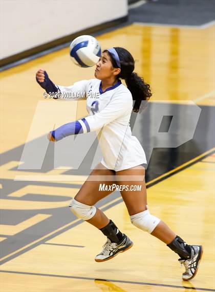 Thumbnail 2 in Blind Brook vs Burke Catholic (NYSPHSAA Class C Regional Semifinal) photogallery.