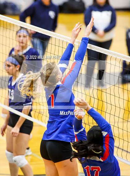 Thumbnail 3 in Blind Brook vs Burke Catholic (NYSPHSAA Class C Regional Semifinal) photogallery.