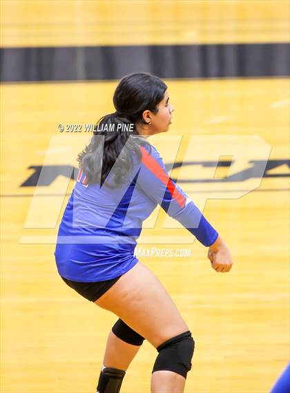 Thumbnail 2 in Blind Brook vs Burke Catholic (NYSPHSAA Class C Regional Semifinal) photogallery.