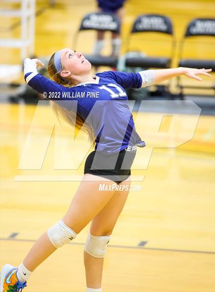 Thumbnail 2 in Blind Brook vs Burke Catholic (NYSPHSAA Class C Regional Semifinal) photogallery.